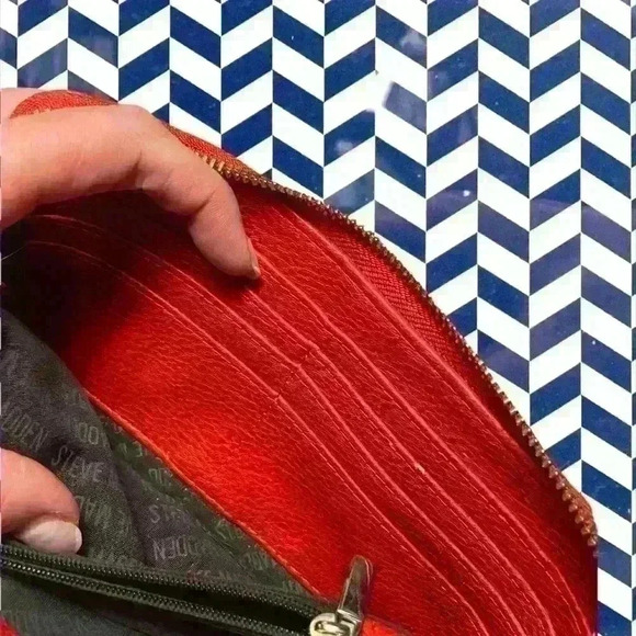 STEVE MADDEN  Zip Around wristlet wallet / clutch - Picture 6 of 16